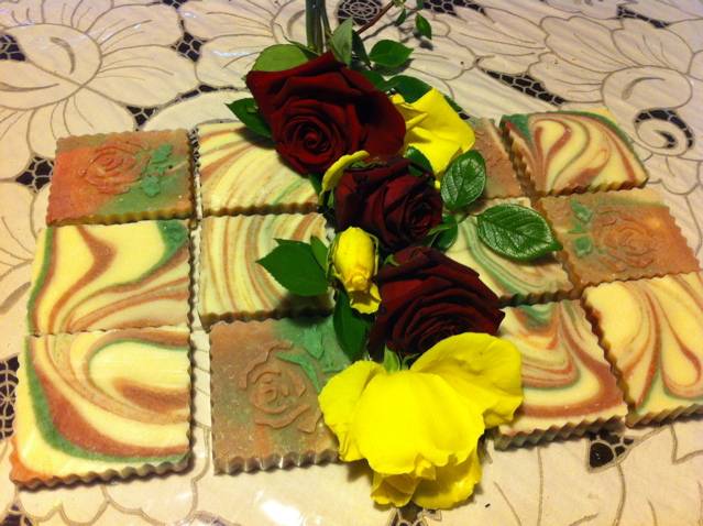 roses_n_roses.jpg roses_n_roses.jpg